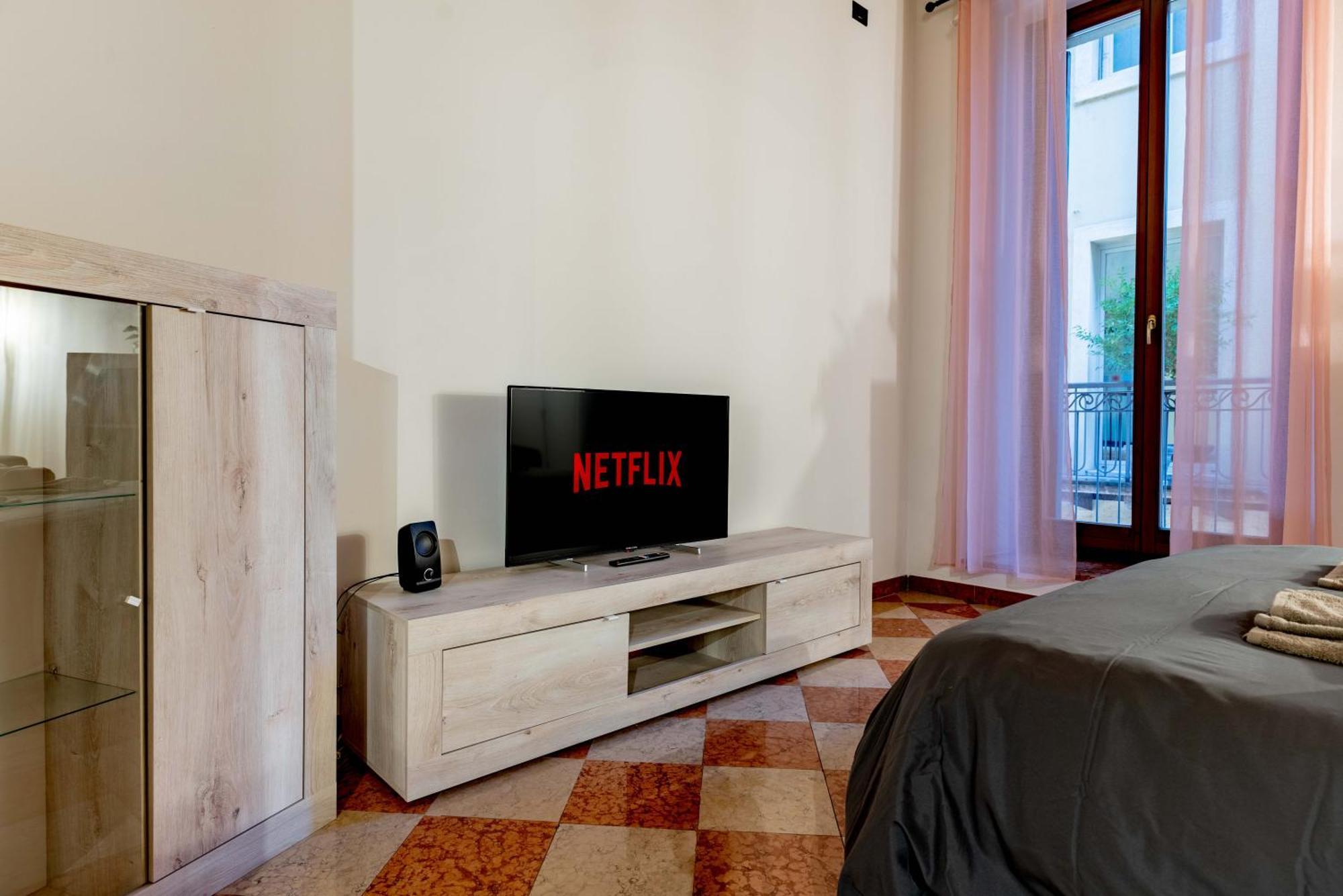 -Near Arena & Giuletta- Pet Friendly Mazzini Palace Verona Ngoại thất bức ảnh