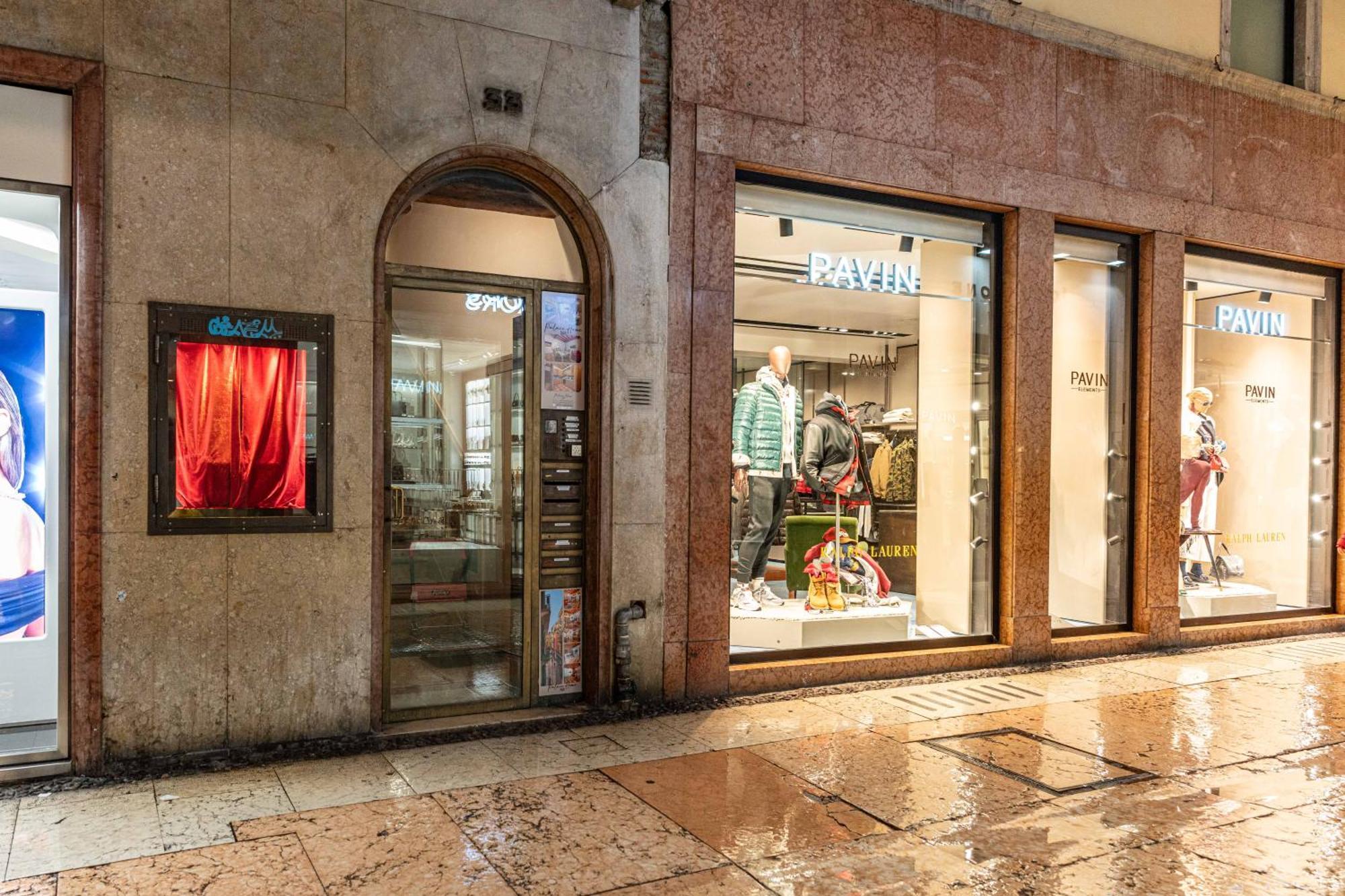 -Near Arena & Giuletta- Pet Friendly Mazzini Palace Verona Ngoại thất bức ảnh